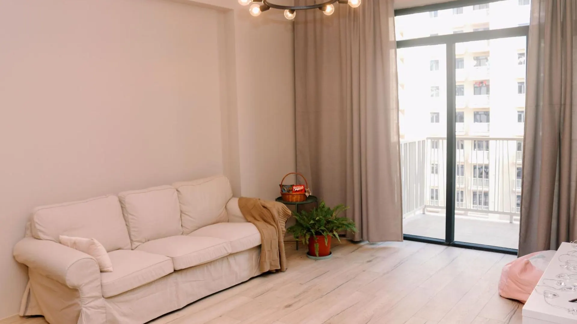 Cozy Apartment In Central Park M2 Tbilisi 0*,  Geórgia